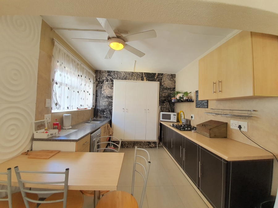 To Let 2 Bedroom Property for Rent in Sea Point Western Cape